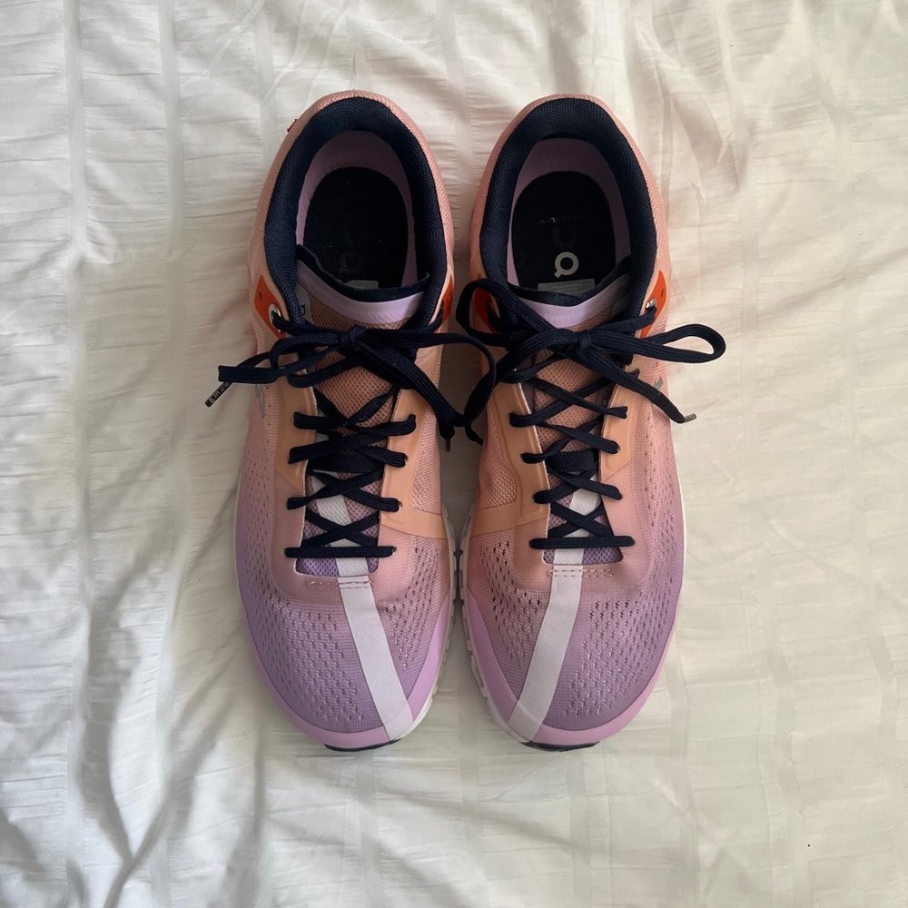 On Running Women's On Cloud Cloudflow Sneakers